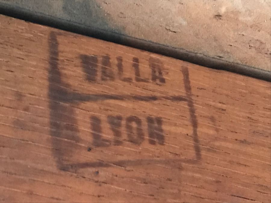 Stunning Pine And Walnut Dining Table With One Leaf And Floral Motif Carvings On The Corners And Tapered Legs Stamped VALLA LYON [Photo 13]