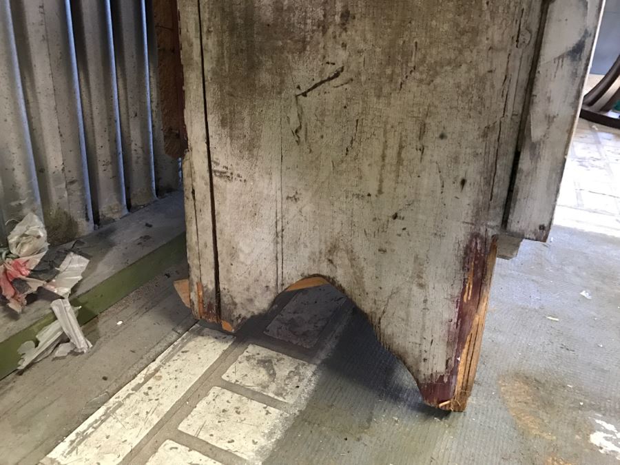 Vintage Shabby Chic White Cabinet (Note That Bottom Legs Need Reinforcing) [Photo 6]