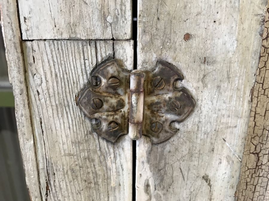 Vintage Shabby Chic White Cabinet (Note That Bottom Legs Need Reinforcing) [Photo 3]