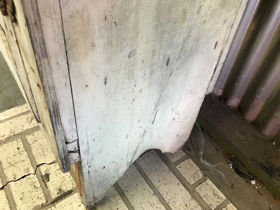Vintage Shabby Chic White Cabinet (Note That Bottom Legs Need Reinforcing) [Photo 7]
