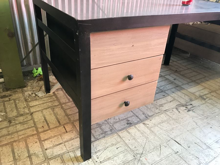 Nice Floating Desk With Metal Frame, Granite Top And Wooden Drawers [Photo 3]