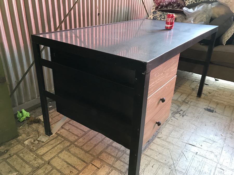 Nice Floating Desk With Metal Frame, Granite Top And Wooden Drawers [Photo 6]
