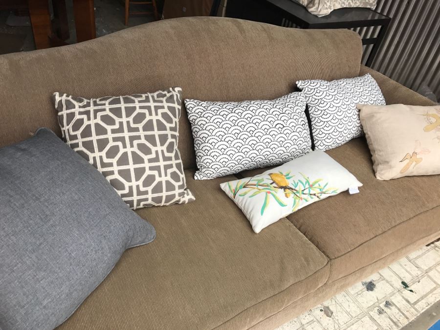 (6) Designer Throw Pillow Lot [Photo 1]