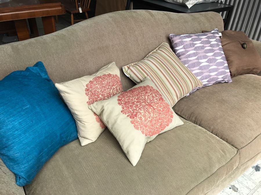 (6) Designer Throw Pillow Lot [Photo 1]