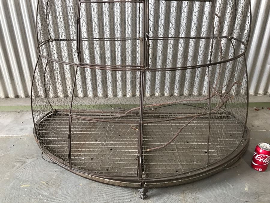 Large Footed Metal Birdcage [Photo 2]