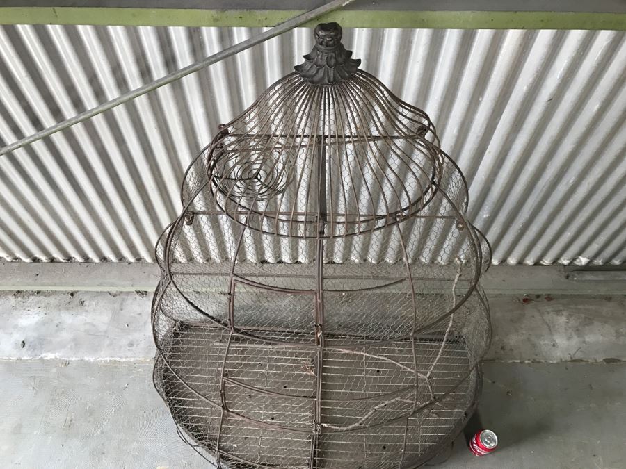 Large Footed Metal Birdcage [Photo 5]