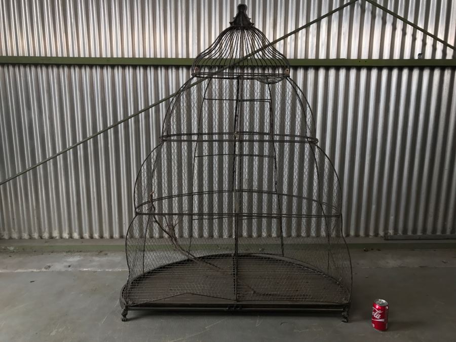 Large Footed Metal Birdcage [Photo 8]