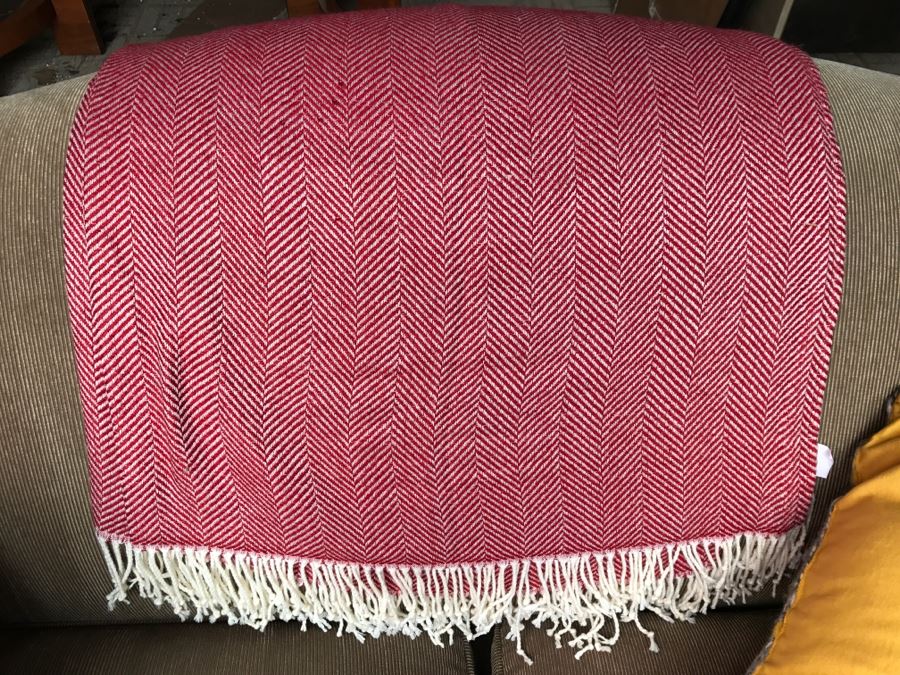 (5) Designer Throw Pillow Lot With Herringbone Blanket [Photo 13]