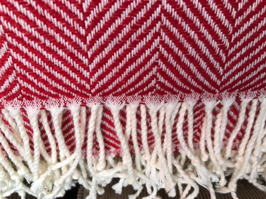 (5) Designer Throw Pillow Lot With Herringbone Blanket [Photo 14]