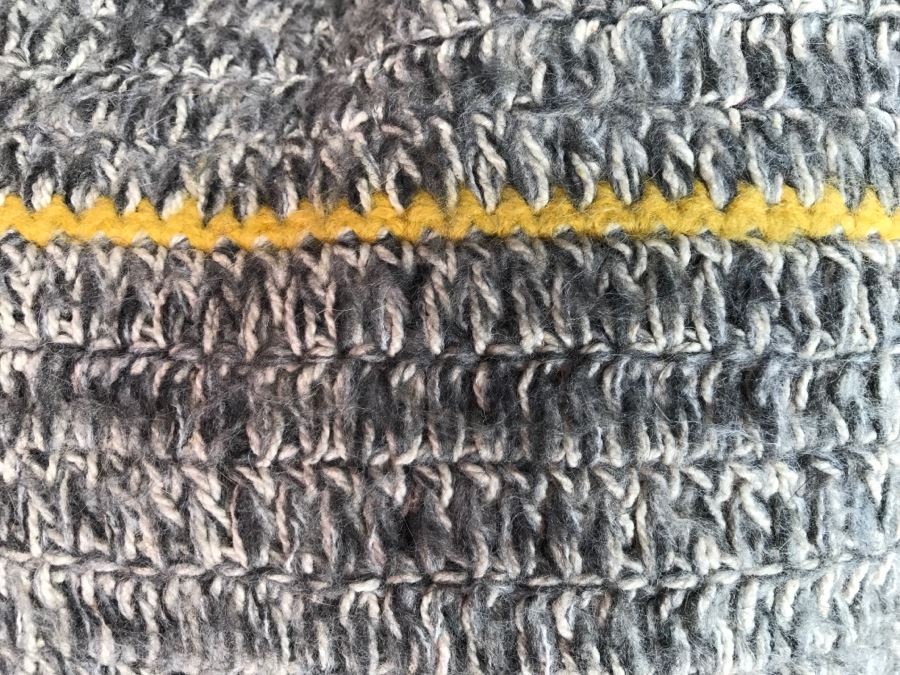 (5) Designer Throw Pillow Lot With Herringbone Blanket [Photo 11]