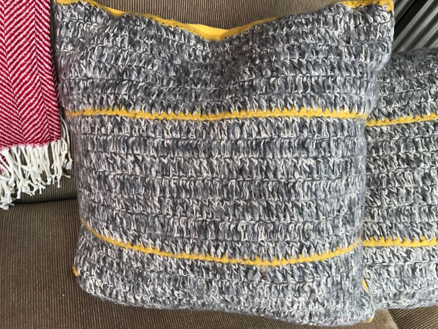 (5) Designer Throw Pillow Lot With Herringbone Blanket [Photo 10]