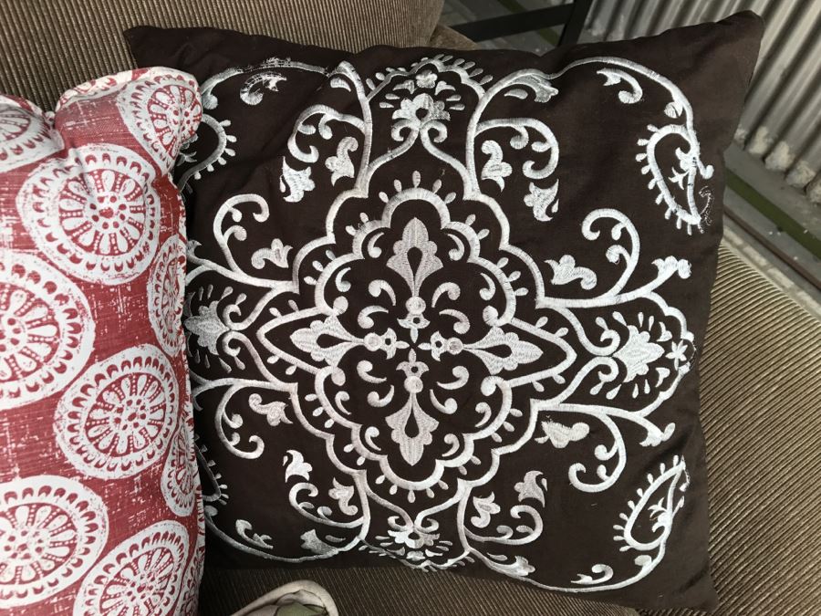 (7) Designer Throw Pillows With Blanket [Photo 12]