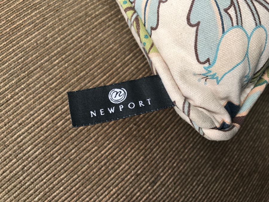 (7) Designer Throw Pillows With Blanket [Photo 10]