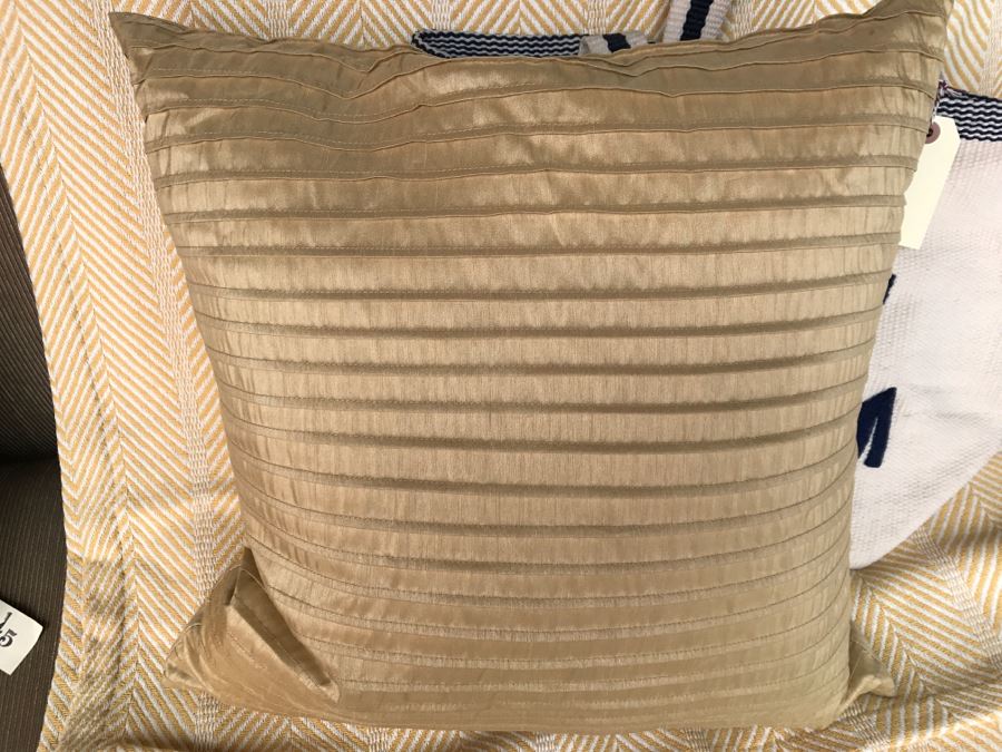 (4) Designer Throw Pillows With Nautical Motif Tote Bag And Herringbone Blanket [Photo 7]