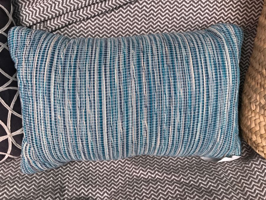 (4) Designer Throw Pillows With Tote Bag And Herringbone Blanket [Photo 4]