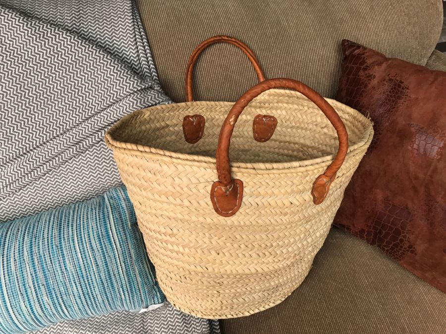 (4) Designer Throw Pillows With Tote Bag And Herringbone Blanket [Photo 5]