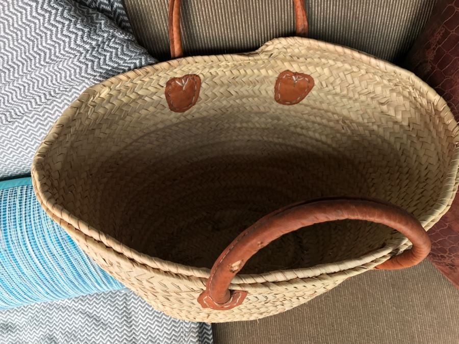 (4) Designer Throw Pillows With Tote Bag And Herringbone Blanket [Photo 7]