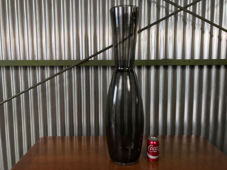 Large Smoky Glass Vase [Photo 1]