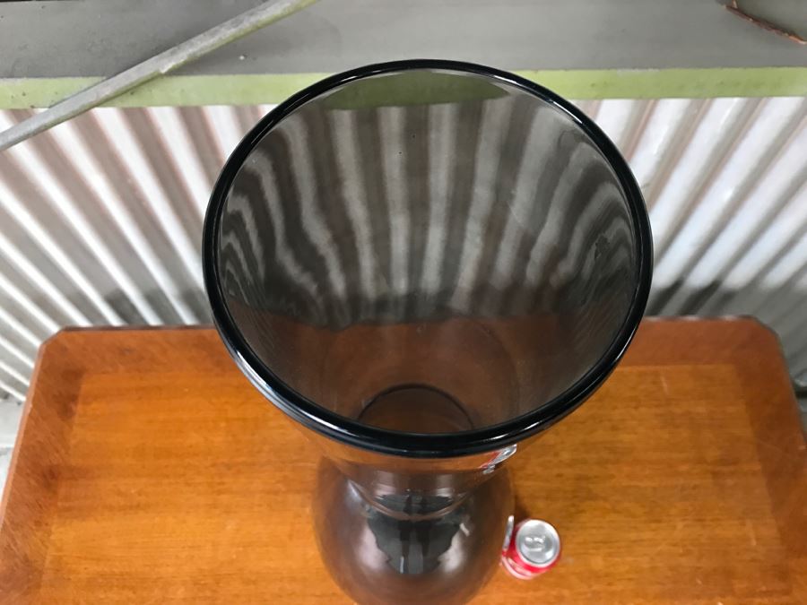 Large Smoky Glass Vase [Photo 3]