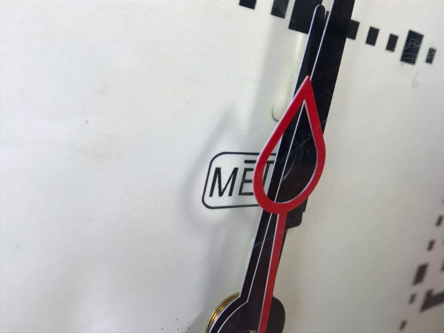 Large Red The 'Metro' Retro Clock By Newgate Clocks [Photo 5]