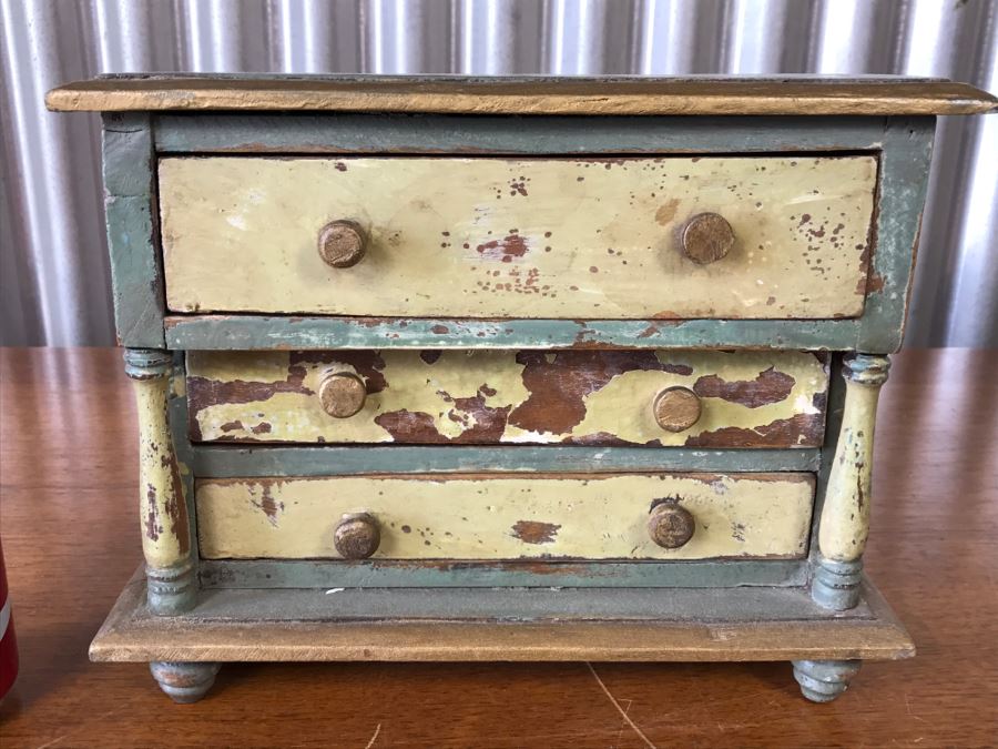Small Shabby Chic 3-Drawer Box [Photo 2]