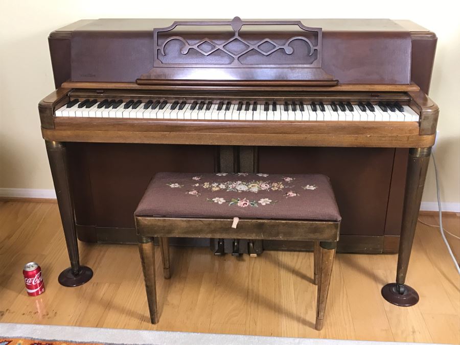 WURLITZER KORDEVON Art Deco Upright Spinet Piano S/N 195224 With Matching Needlepoint Piano Bench [Photo 5]
