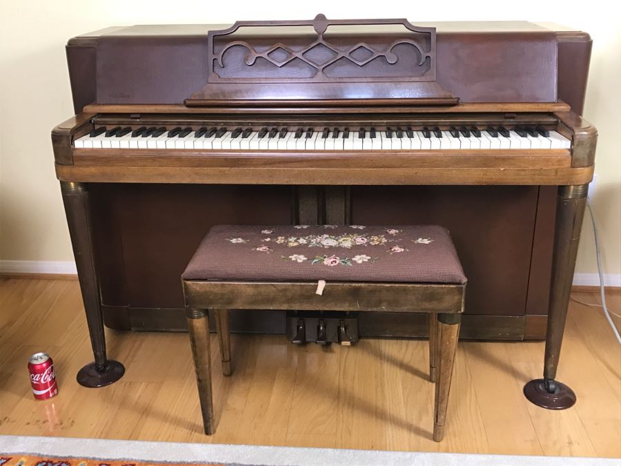 WURLITZER KORDEVON Art Deco Upright Spinet Piano S/N 195224 With Matching Needlepoint Piano Bench [Photo 6]