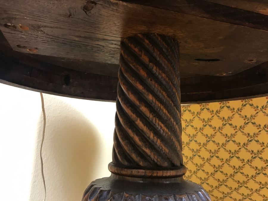 Stuning Round Tiger Oak Pedestal Table With Detailed Carvings [Photo 4]