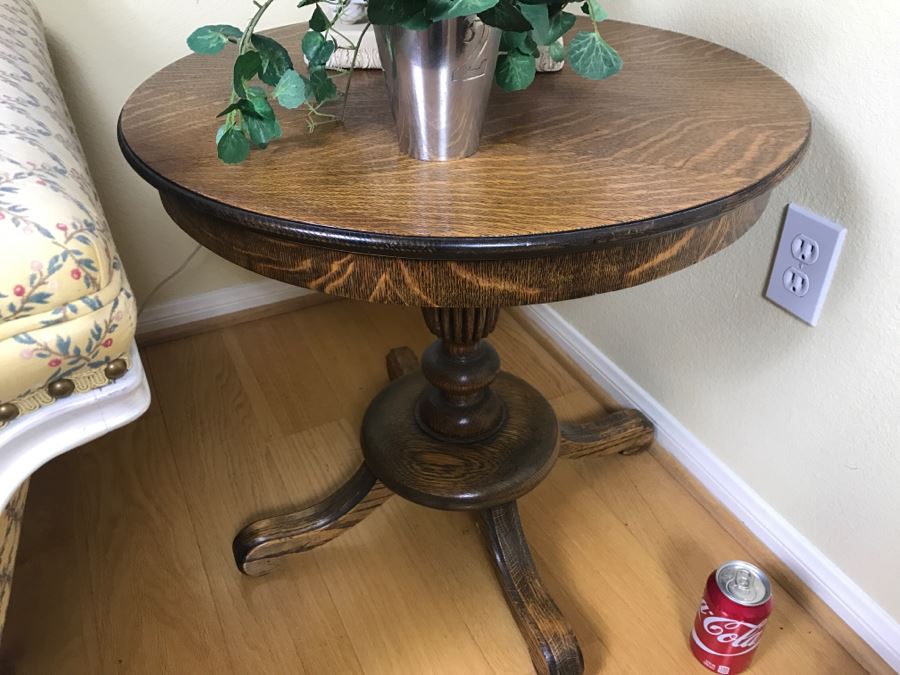 Vintage Round Tiger Oak Pedestal Table [Photo 7]