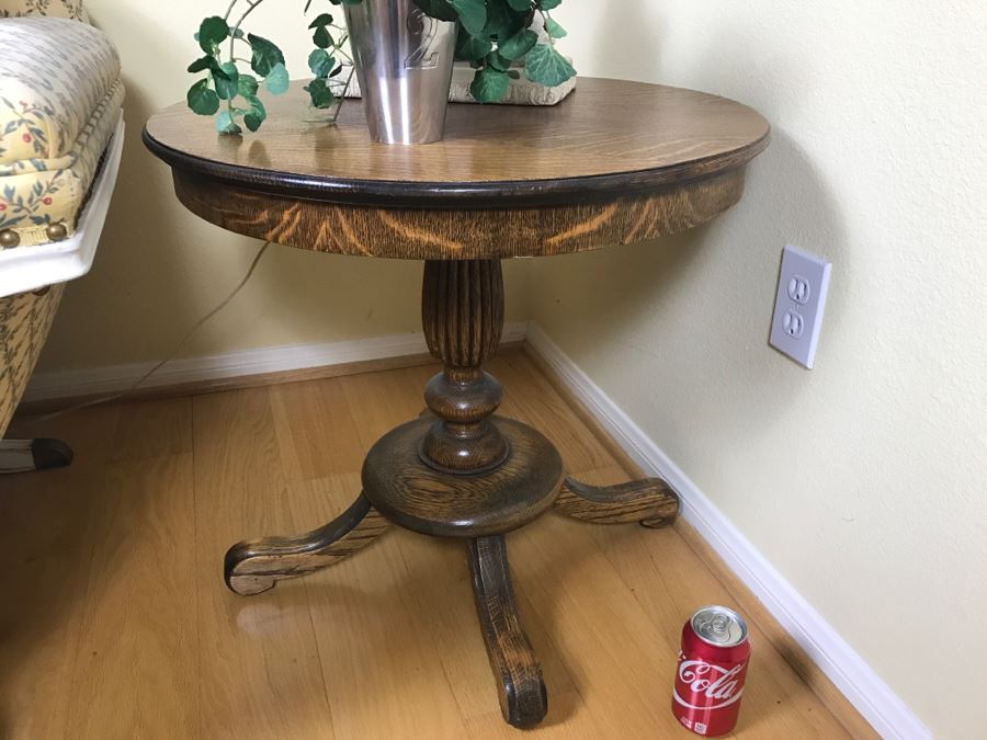Vintage Round Tiger Oak Pedestal Table [Photo 8]