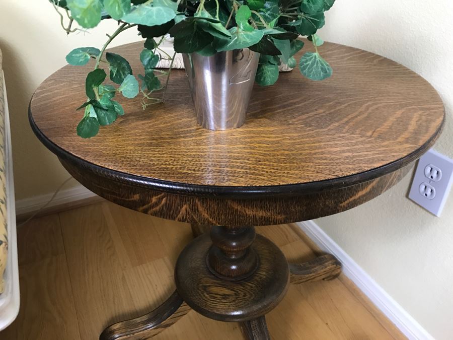 Vintage Round Tiger Oak Pedestal Table [Photo 6]