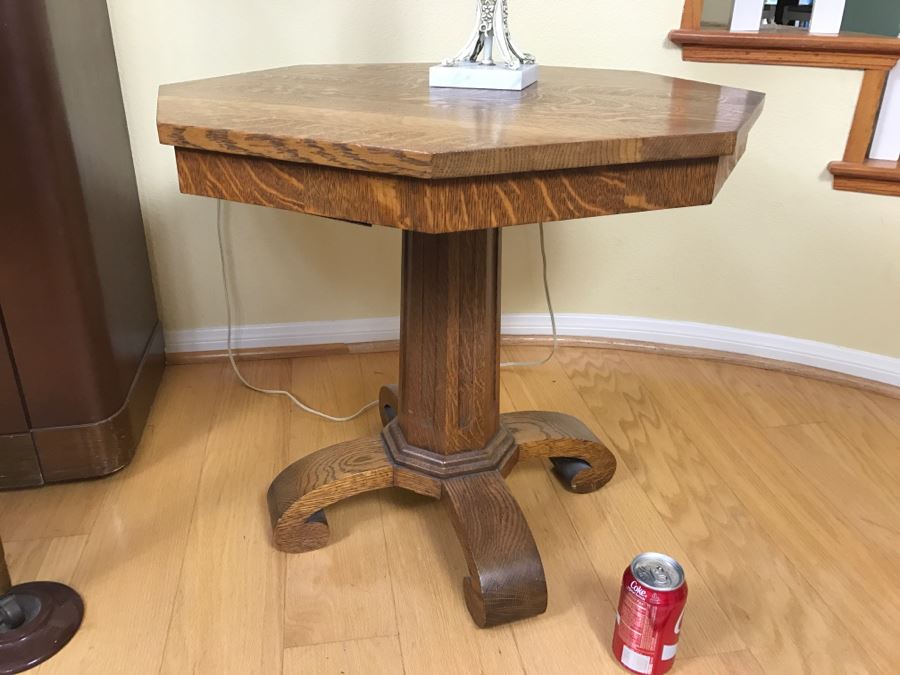 Antique Tiger Oak Pedestal Table [Photo 2]