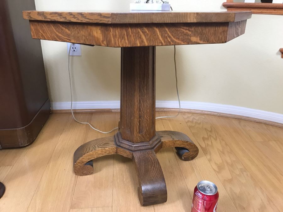 Antique Tiger Oak Pedestal Table [Photo 5]