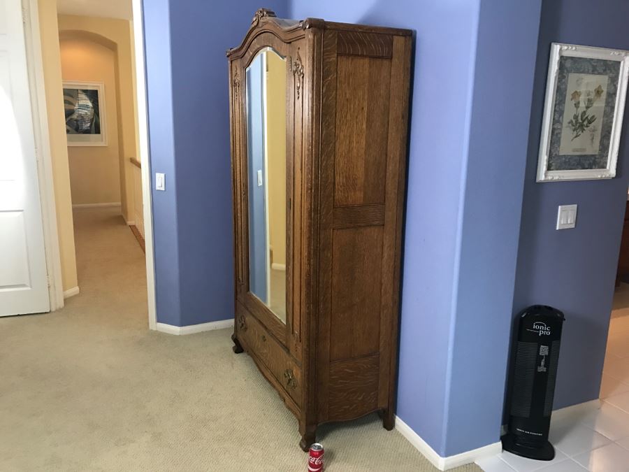 Stunning Antique Tiger Oak Armoire Cabinet With Shelving And Beveled Glass Mirror [Photo 9]