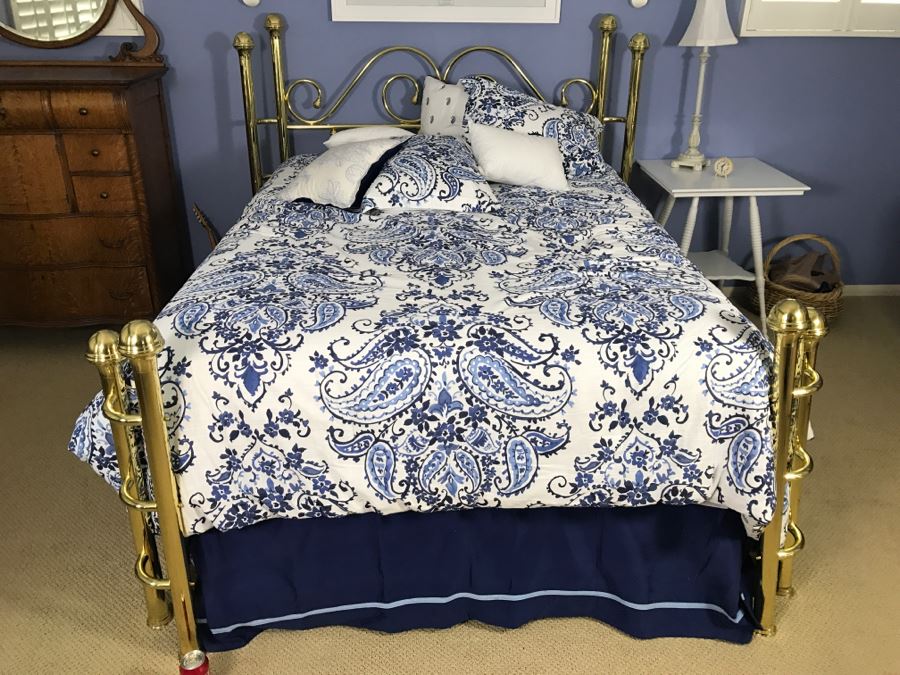 Queen Size Brass Bed And Frame - Does Not Include Mattress, Box Spring Or Bedding [Photo 4]