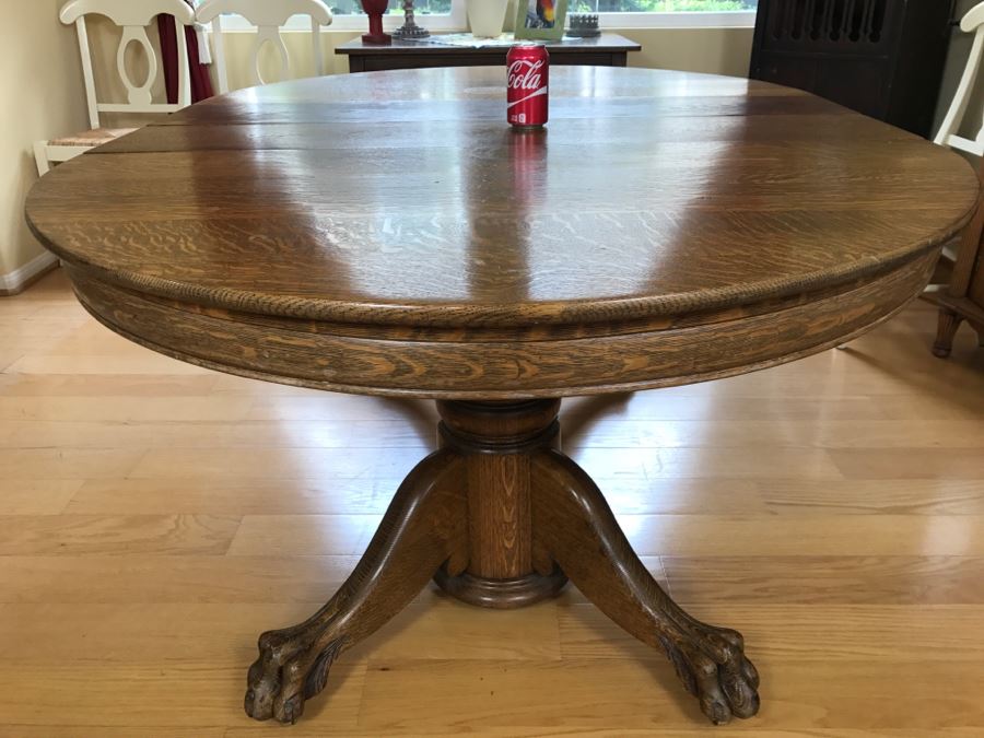 Antique Tiger Oak Dining Table With Claw Feet And Two Leaves [Photo 3]