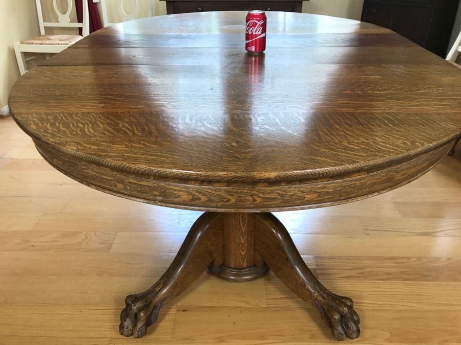 Antique Tiger Oak Dining Table With Claw Feet And Two Leaves [Photo 4]