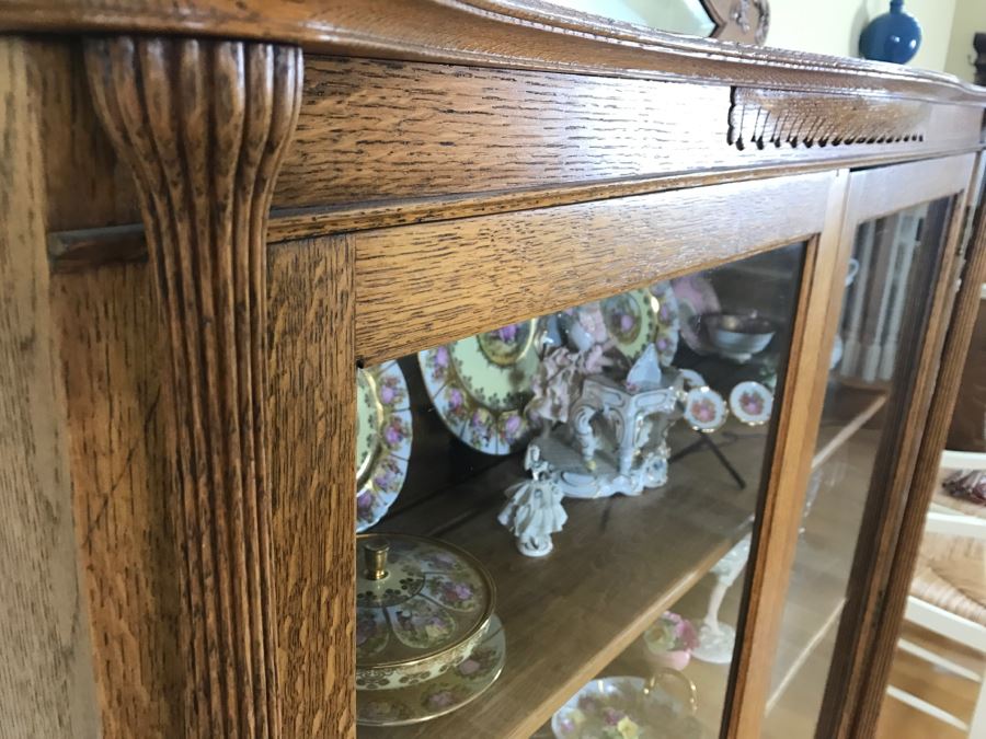 Stunning Tiger Oak Glass Front Curio Cabinet With Beveled Glass Mirror And Nice Wood Carvings [Photo 16]