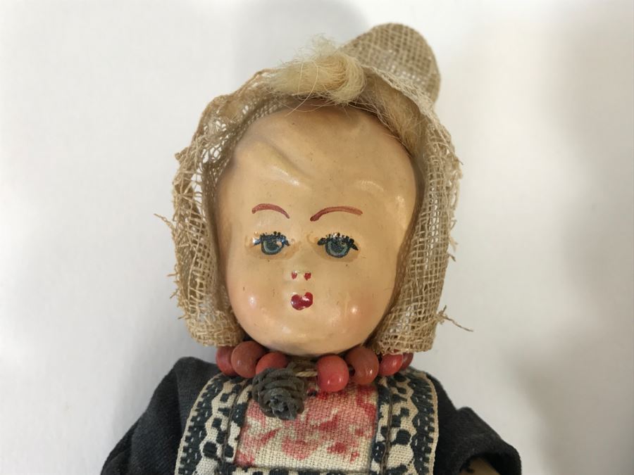 Pair Of Vintage International Dolls [Photo 3]