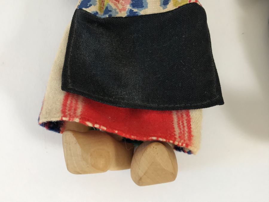 Pair Of Vintage International Dolls [Photo 5]