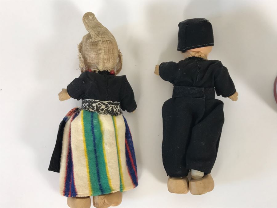 Pair Of Vintage International Dolls [Photo 9]