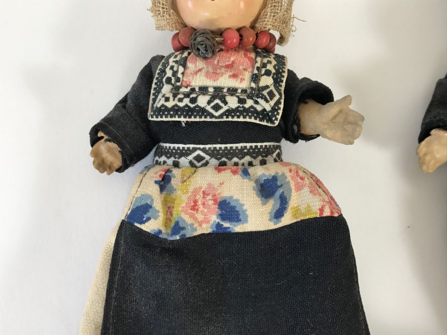 Pair Of Vintage International Dolls [Photo 4]