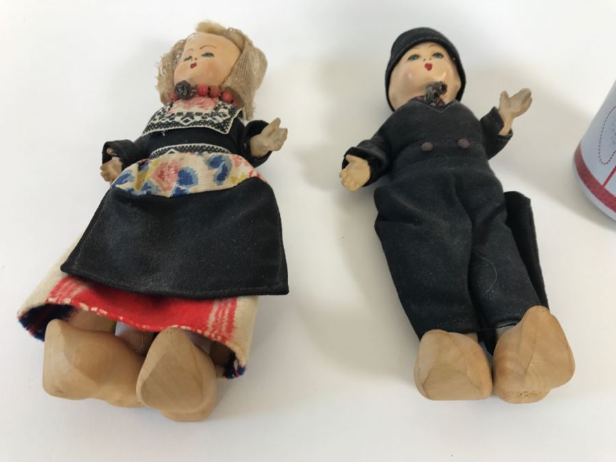 Pair Of Vintage International Dolls [Photo 2]