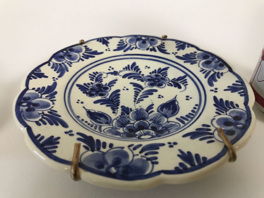 Pair Of Blue Delft Holland Clog Ashtrays And Plate [Photo 7]