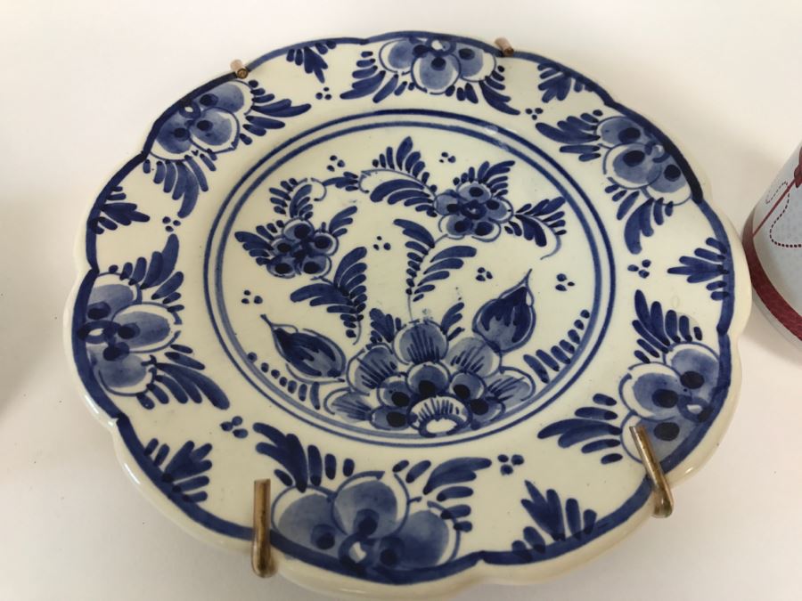 Pair Of Blue Delft Holland Clog Ashtrays And Plate [Photo 6]