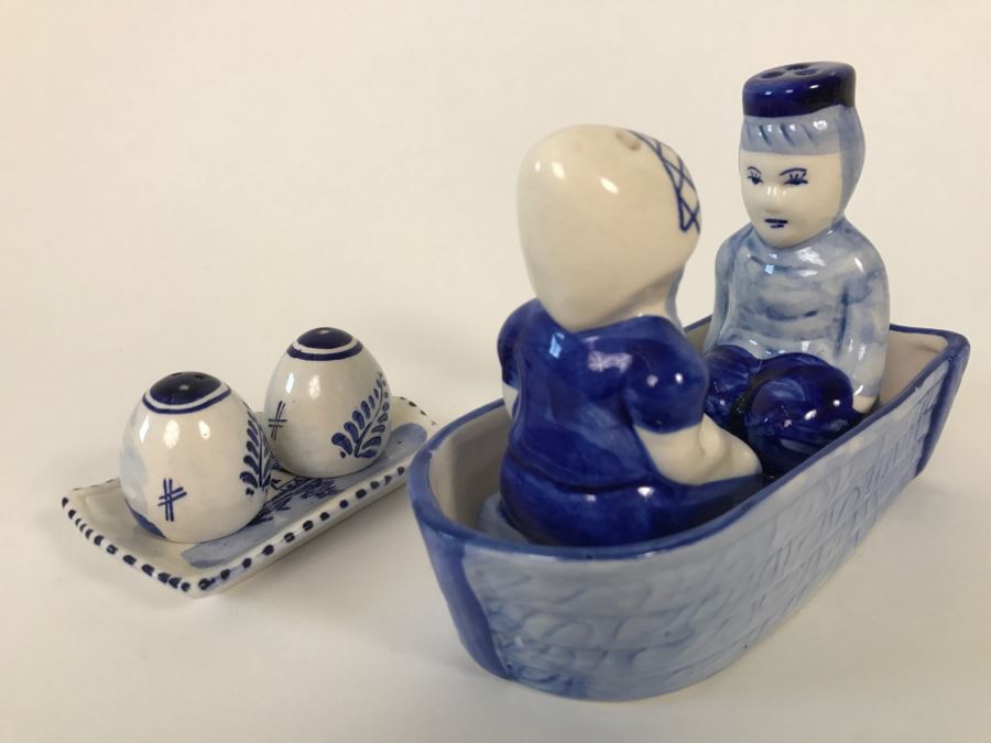 Pair Of Delft Blue Salt And Pepper Shakers [Photo 3]