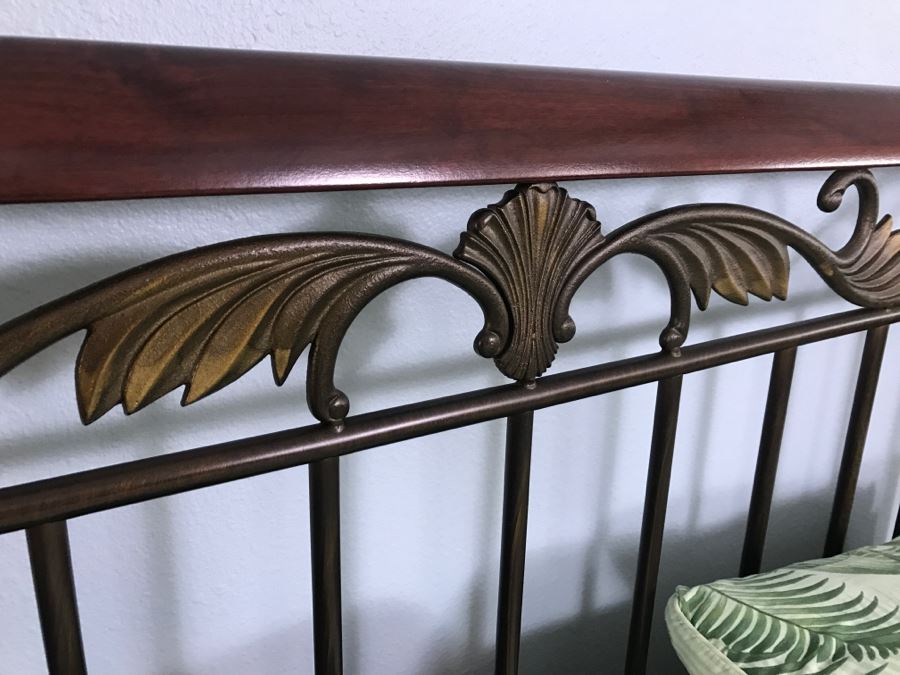 Queen Size Bed With Tempurpedic Mattress And Boxspring [Photo 5]