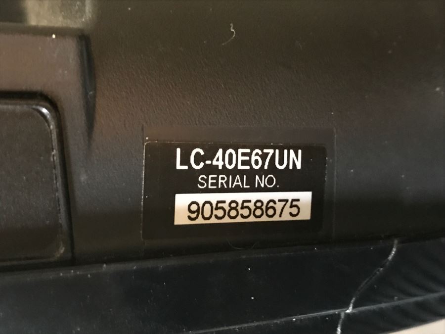 Sharp LC40E67U/N 40-Inch 1080p LCD HDTV [Photo 9]