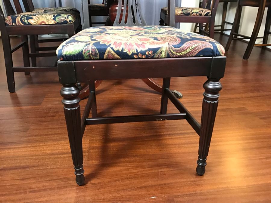 Stunning Mahogany Double Pedestal Dining Table With 6 Dining Chairs (2 Armchairs) [Photo 27]