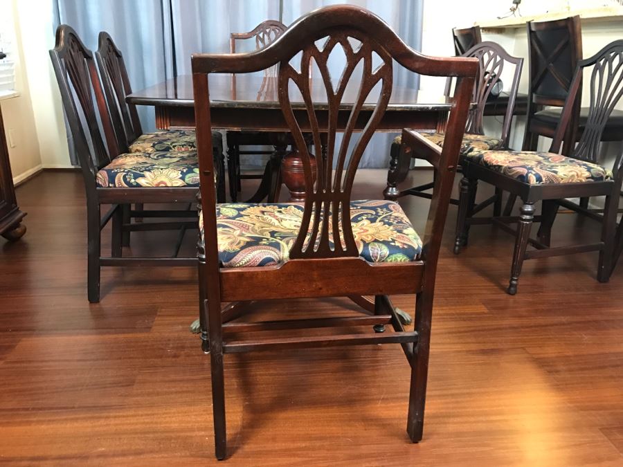 Stunning Mahogany Double Pedestal Dining Table With 6 Dining Chairs (2 Armchairs) [Photo 17]